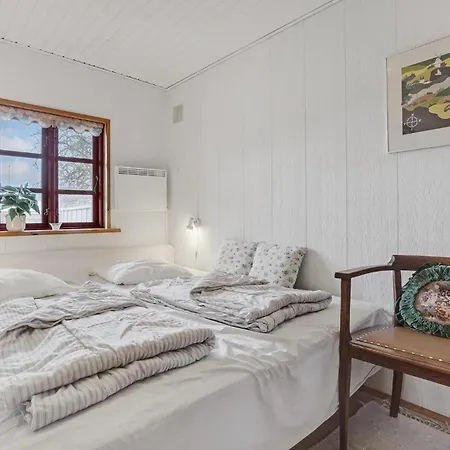 2 Bedroom Lovely Home In Broager *
